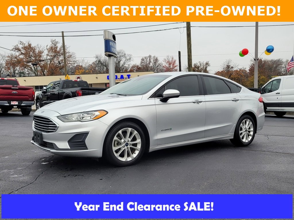 Certified 2019 Ford Fusion SE image 1