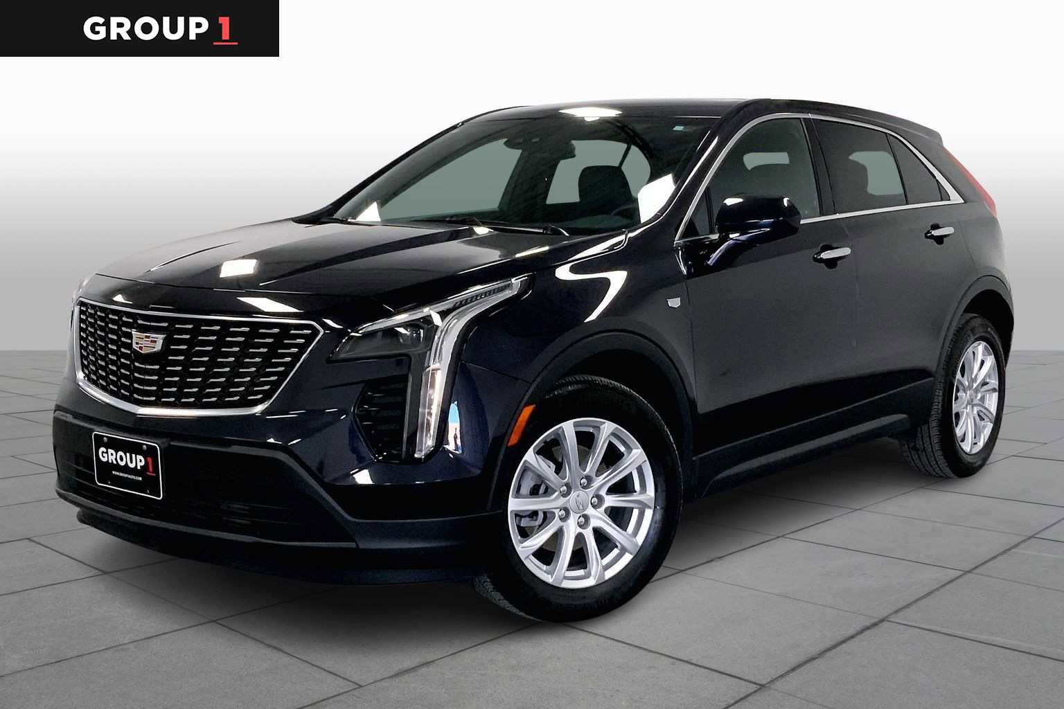 Used 2023 Cadillac XT4 Luxury w/ Cold Weather Package image 5