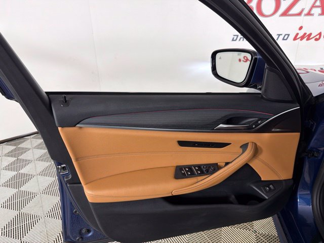 Used 2021 BMW 540i w/ M Sport Package RWD image 31