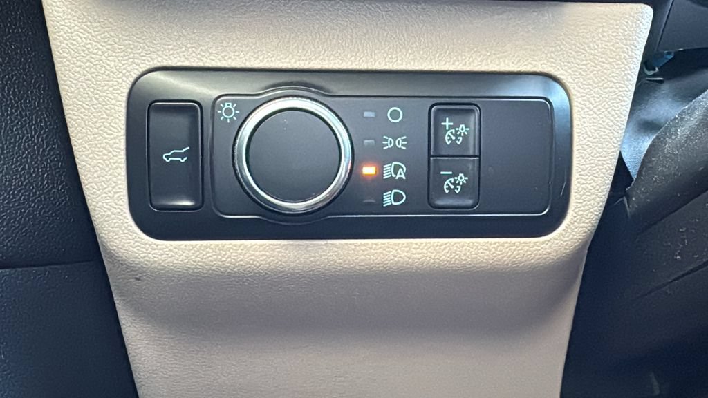 Certified 2021 Ford Escape SE w/ SE Sport Appearance Package FWD image 17