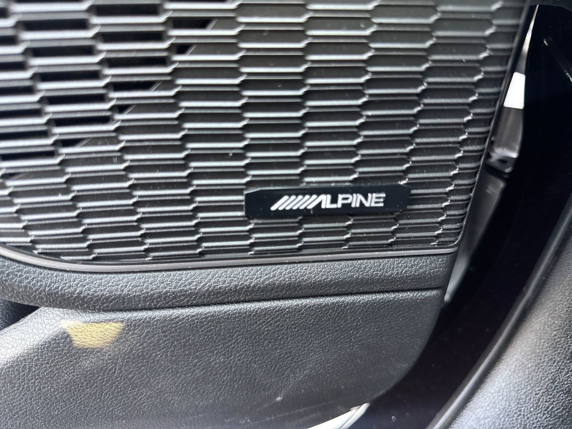 Used 2022 Jeep Grand Cherokee L Limited w/ Black Appearance Package image 39