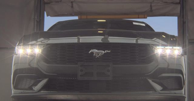 Certified 2025 Ford Mustang Premium RWD image 6