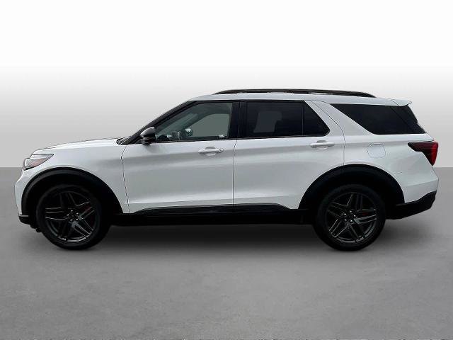 Certified 2025 Ford Explorer ST AWD/4WD image 4