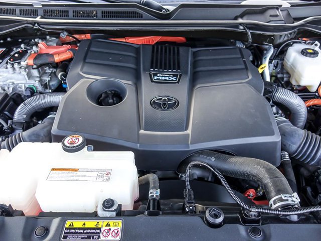 Used 2022 Toyota Tundra Platinum w/ Advanced Package AWD/4WD image 34