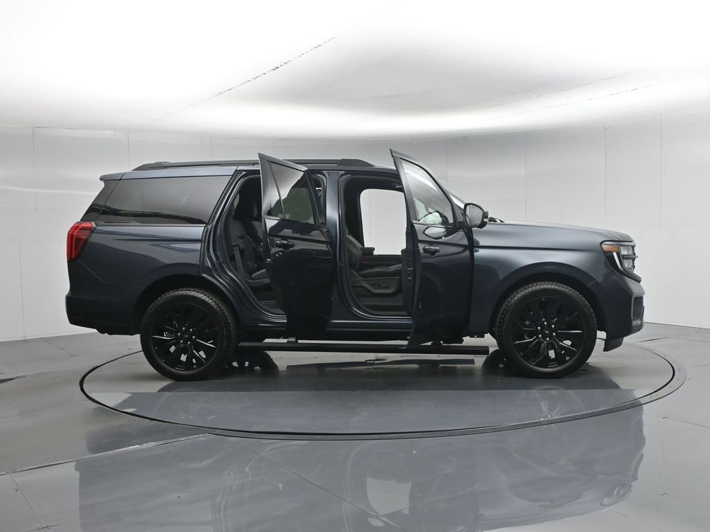 Certified 2025 Ford Expedition Platinum w/ Stealth Appearance Package image 34