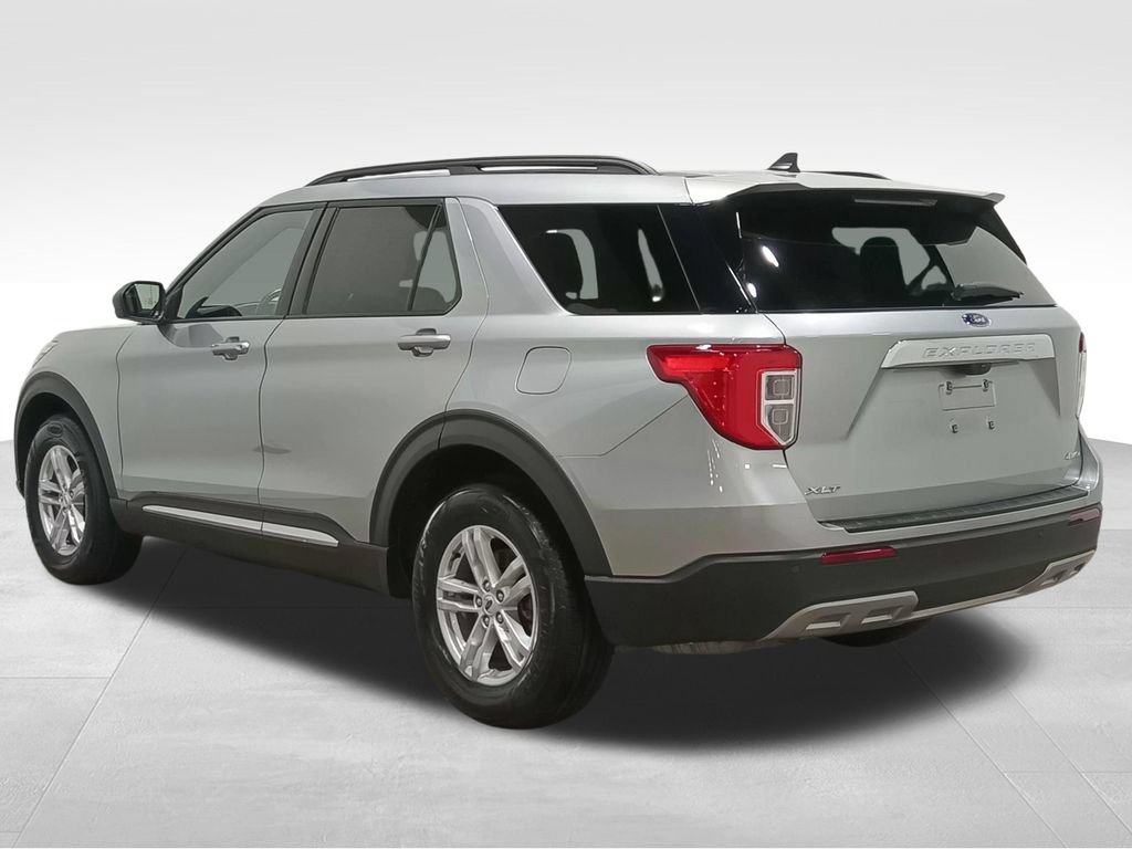 Certified 2023 Ford Explorer XLT w/ Equipment Group 202A AWD/4WD image 7