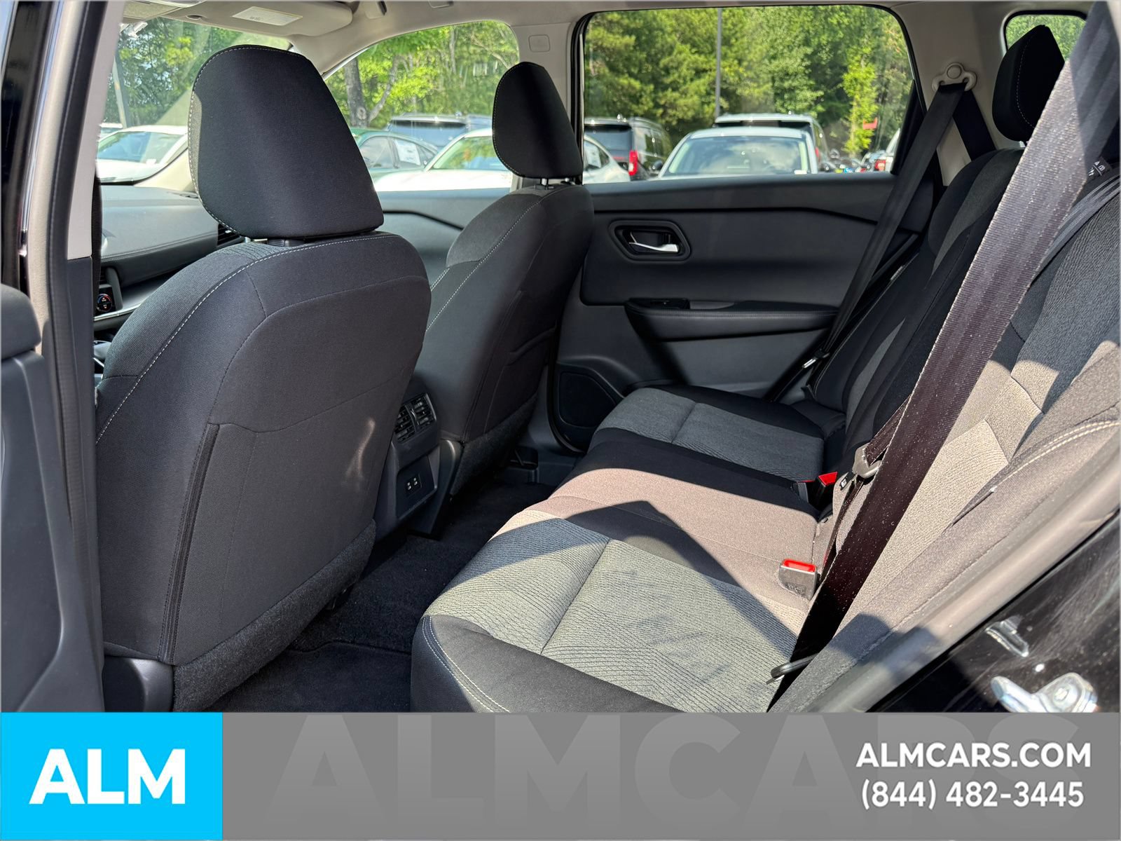 Used 2025 Nissan Rogue SV FWD image 9