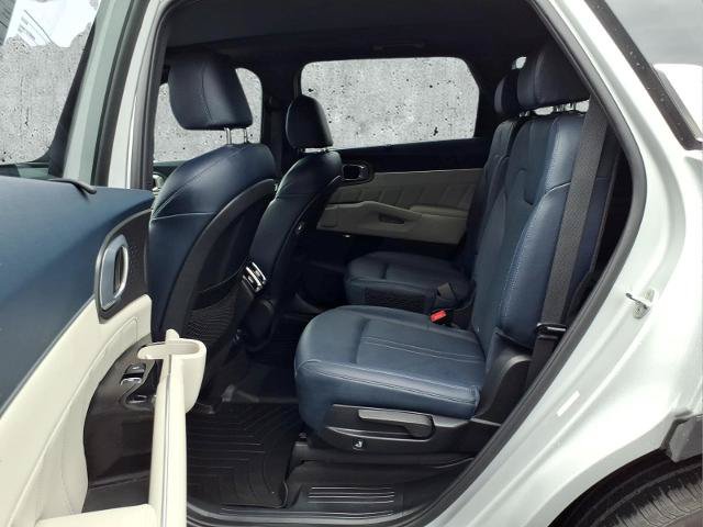 Used 2023 Kia Sorento SX Prestige w/ Panoramic Sunroof Package AWD/4WD image 14