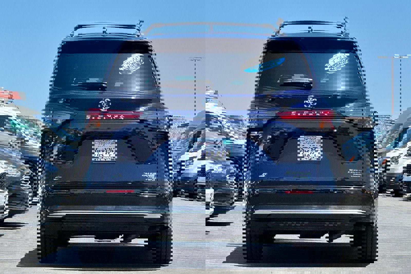 Used 2024 Toyota Sienna Platinum AWD/4WD image 5