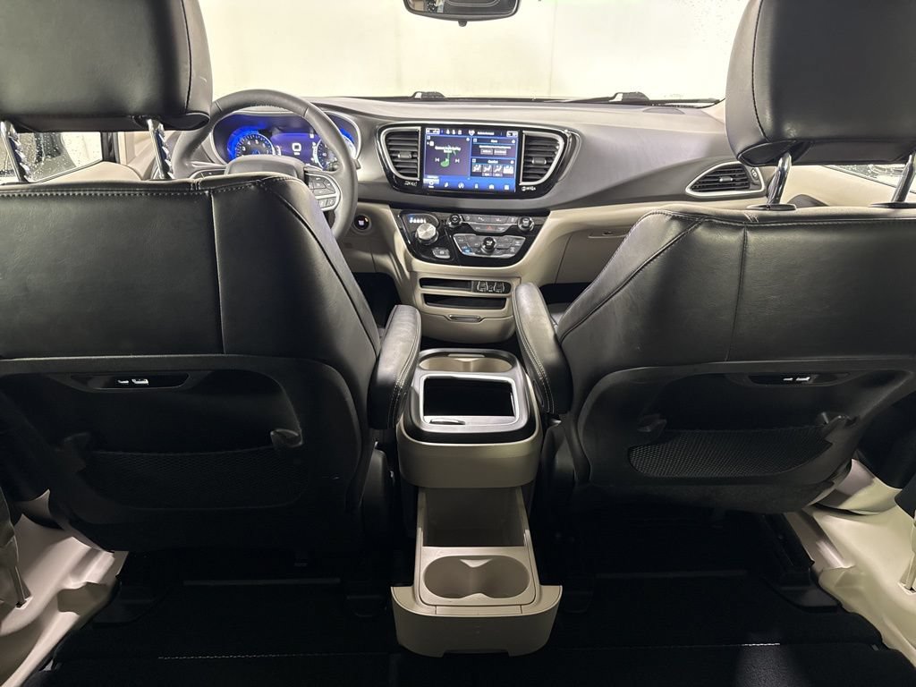 Used 2024 Chrysler Pacifica Touring-L FWD image 28