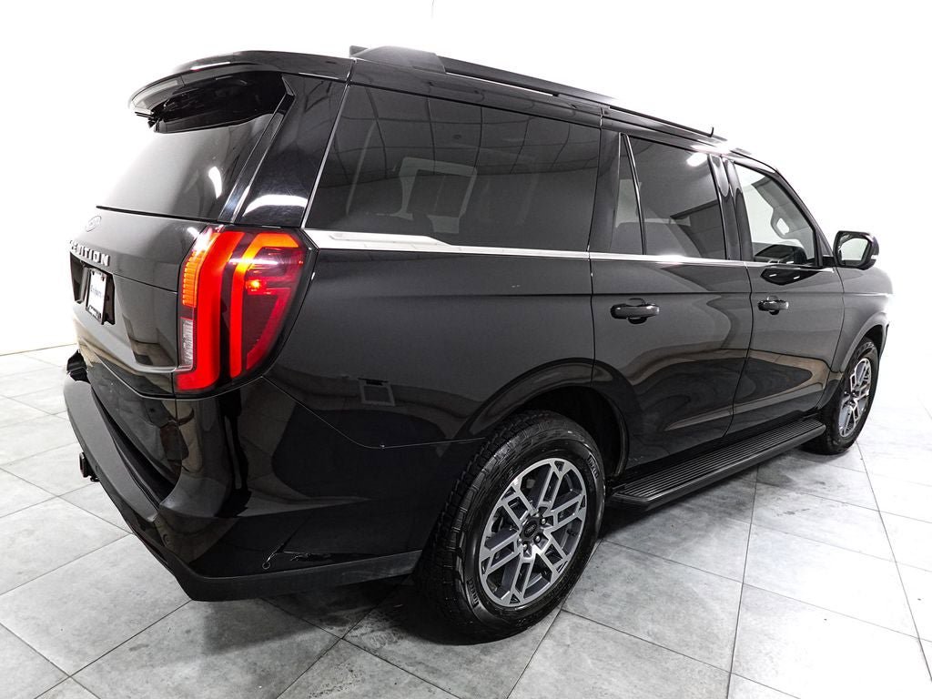 Certified 2025 Ford Expedition Active AWD/4WD image 6