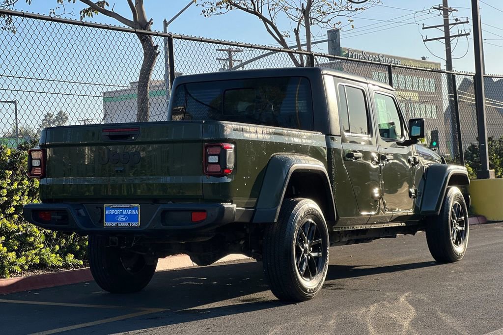 Used 2021 Jeep Gladiator Sport image 4