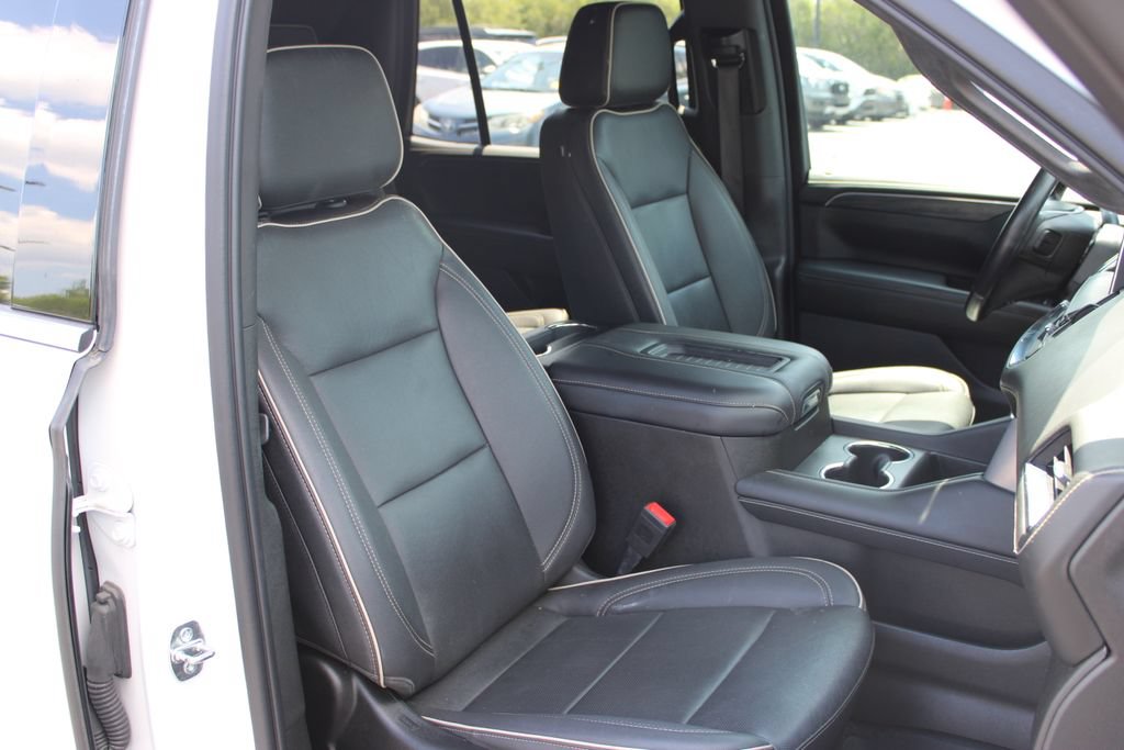 Used 2022 GMC Yukon SLT w/ SLT Premium Package AWD/4WD image 8