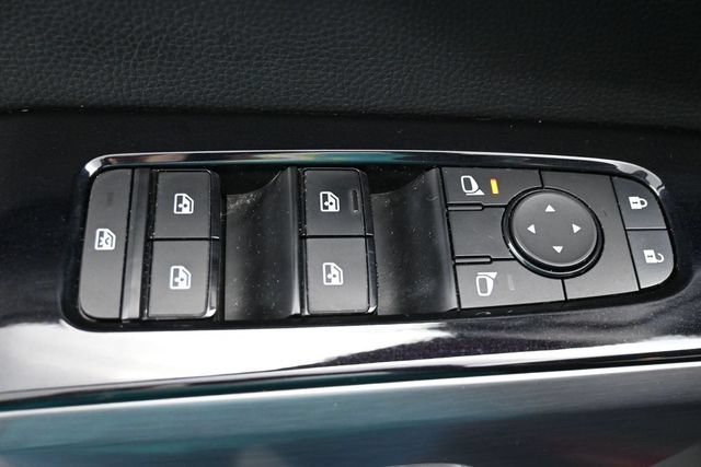 Used 2022 Nissan Pathfinder SL AWD/4WD image 14