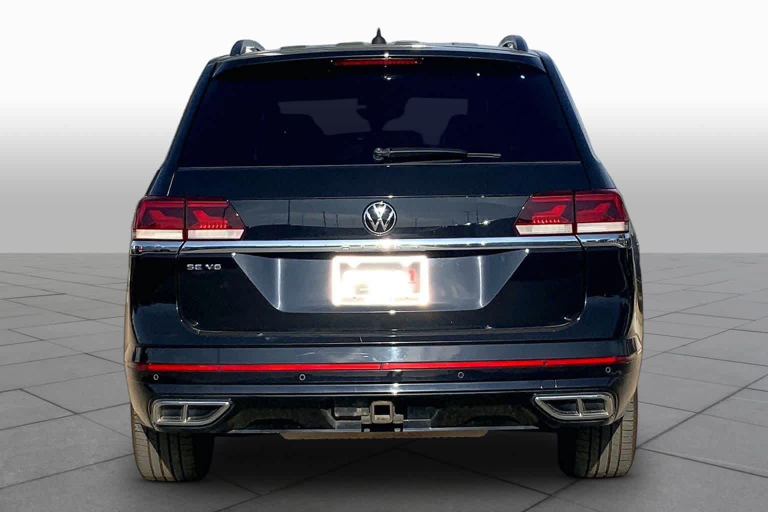 Used 2021 Volkswagen Atlas SE w/ Panoramic Sunroof Package FWD image 4