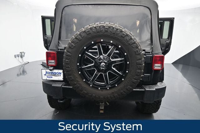 Used 2017 Jeep Wrangler Unlimited Sahara w/ Max Tow Package AWD/4WD image 14