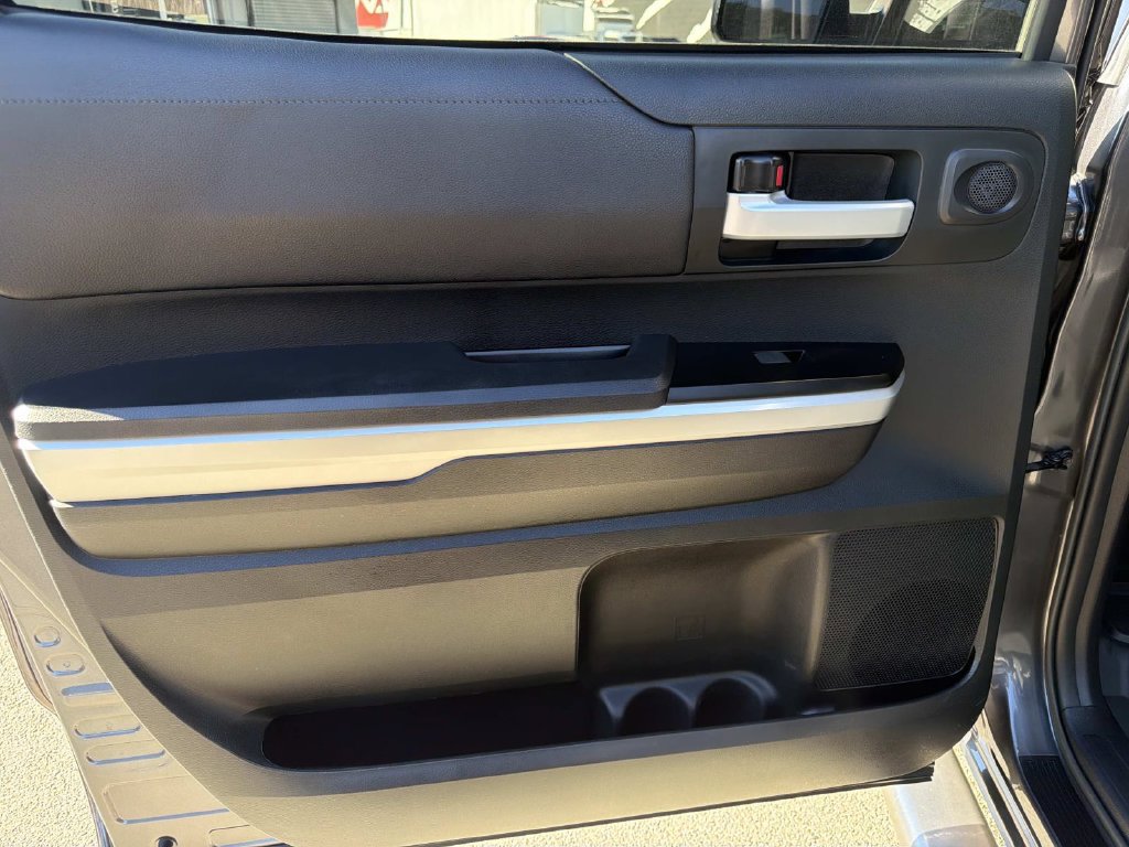 Used 2017 Toyota Tundra SR5 AWD/4WD image 10
