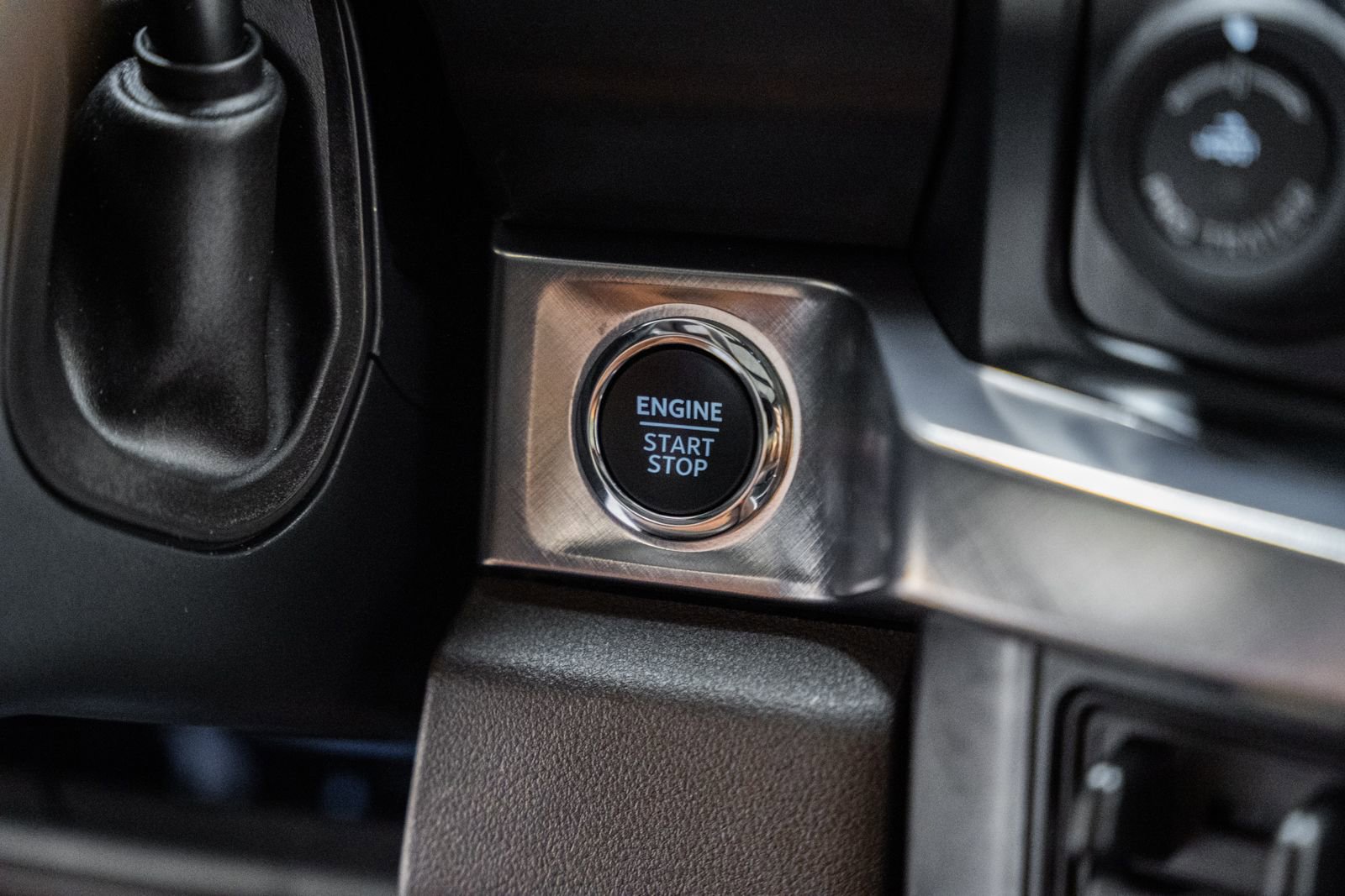 Certified 2024 Ford F350 King Ranch w/ Chrome Package image 37