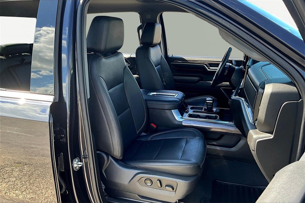 Used 2022 Chevrolet Silverado 1500 LTZ w/ Z71 Off-Road Package image 9