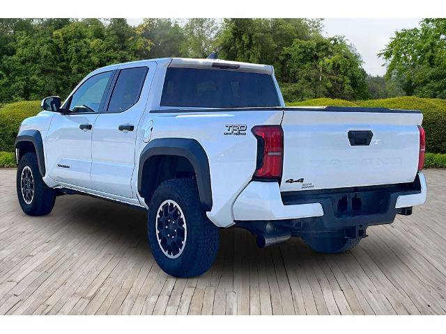 Used 2025 Toyota Tacoma TRD Off-Road AWD/4WD image 3