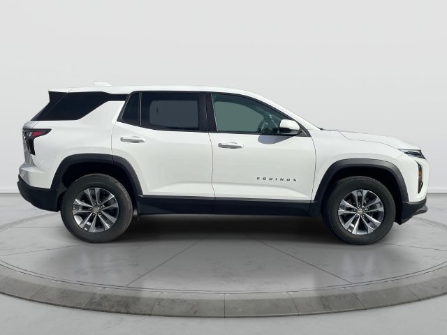 Used 2026 Chevrolet Equinox LT FWD image 29