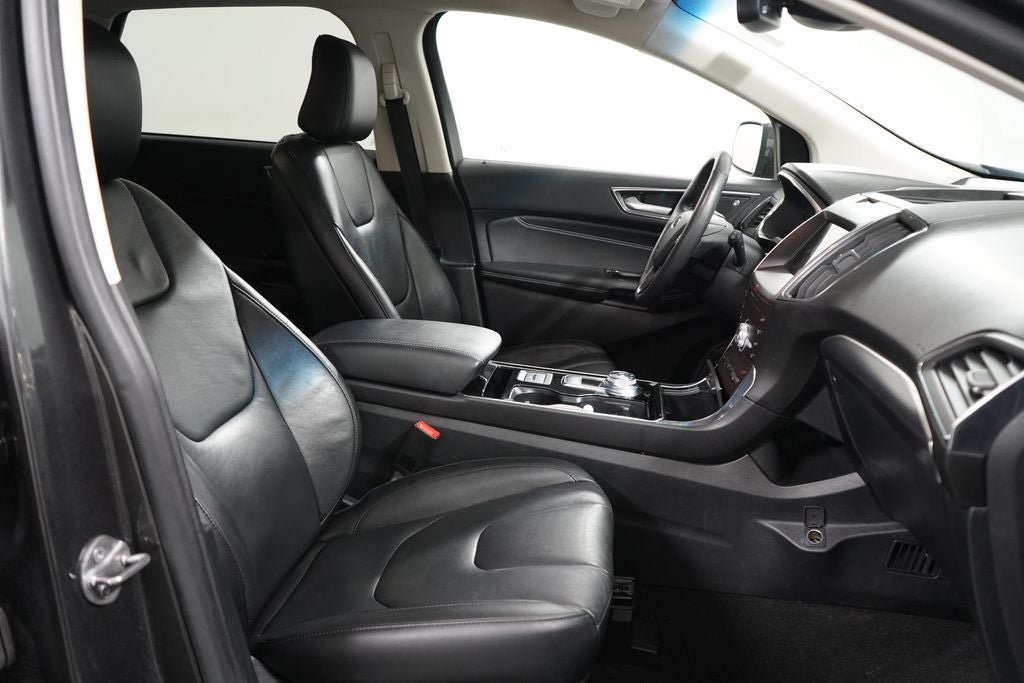 Certified 2020 Ford Edge Titanium FWD image 27