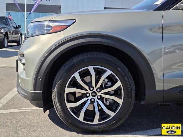 Certified 2020 Ford Explorer ST w/ Premium Technology Package AWD/4WD image 10