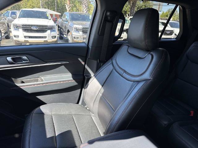 Certified 2025 Ford Explorer ST-Line w/ Premium Package RWD image 16