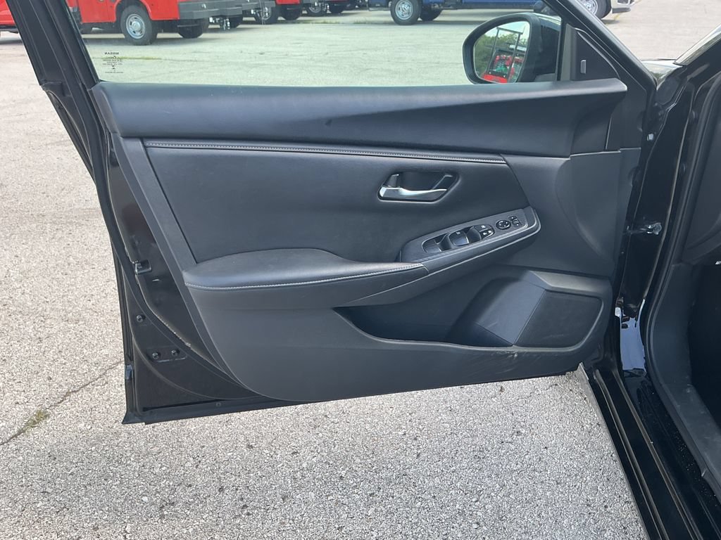 Used 2024 Nissan Sentra SV FWD image 13