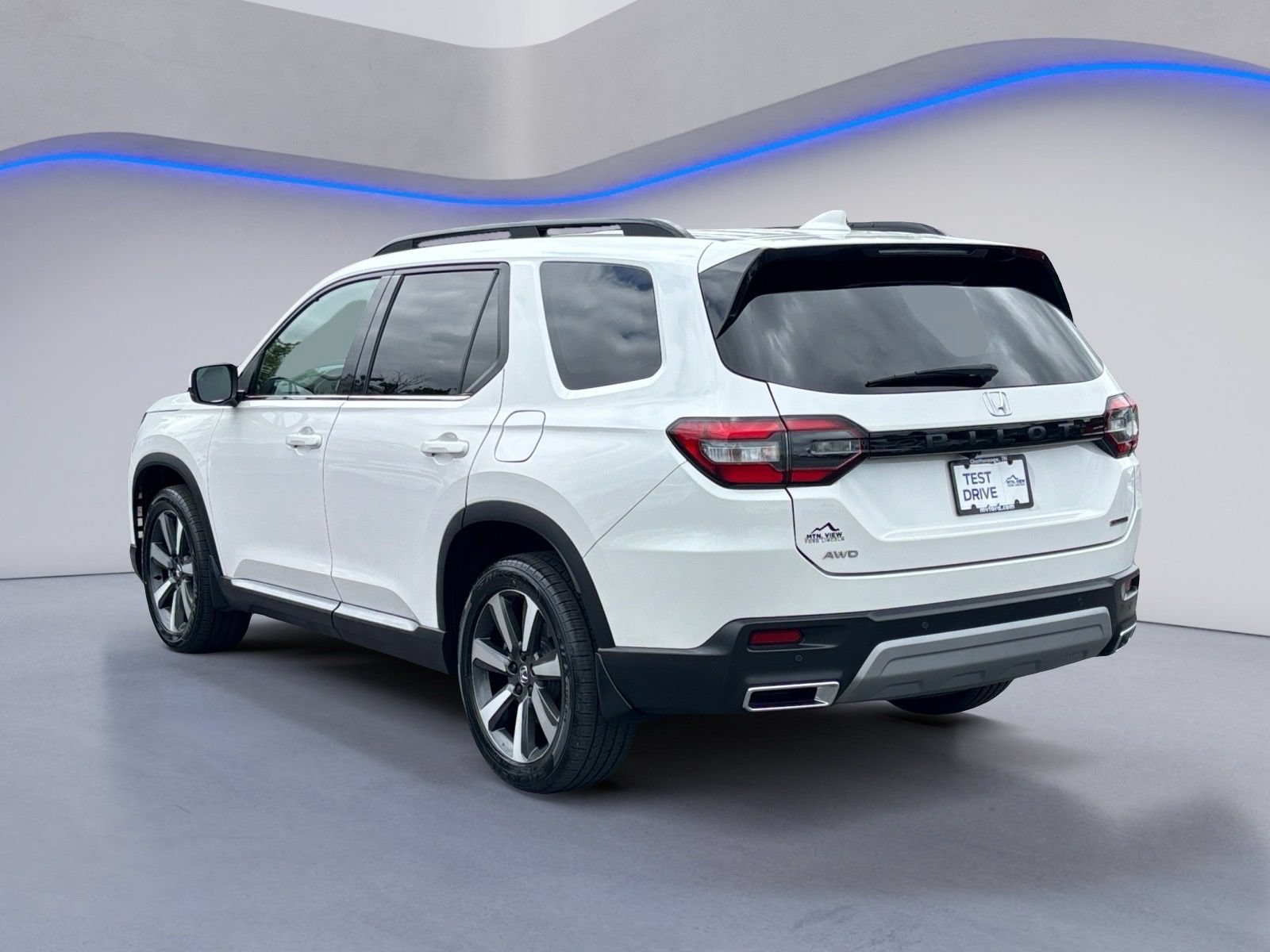 Used 2024 Honda Pilot Touring image 6