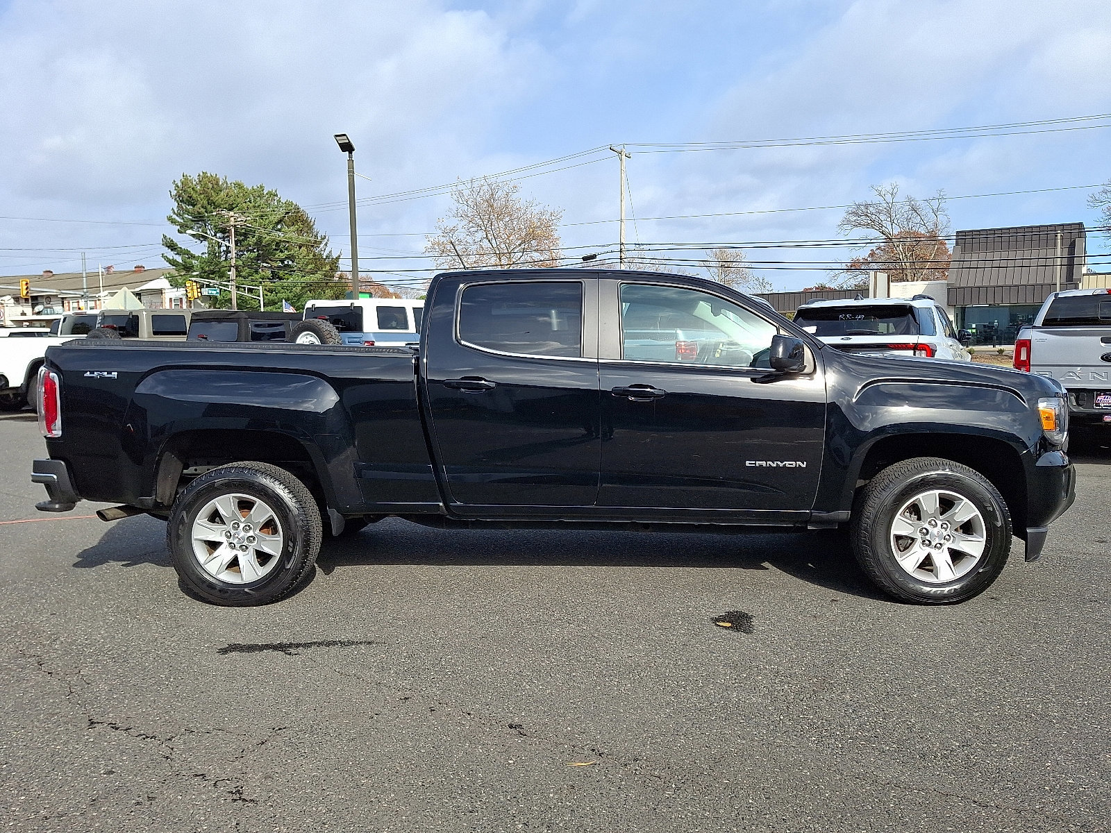 Used 2017 GMC Canyon SLE w/ Trailering Package image 3
