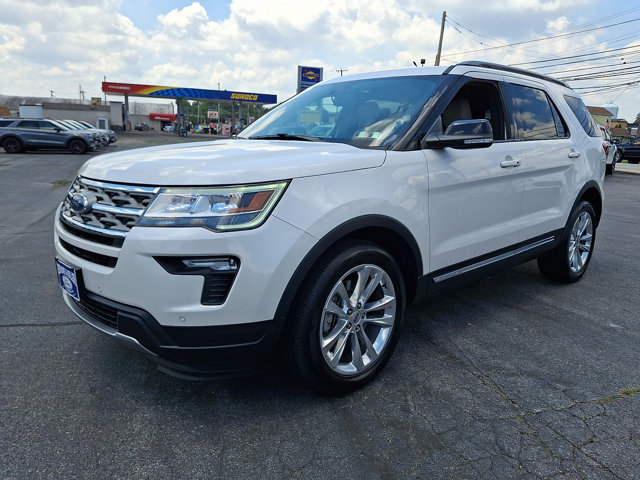 Certified 2018 Ford Explorer XLT w/ Equipment Group 202A AWD/4WD image 3