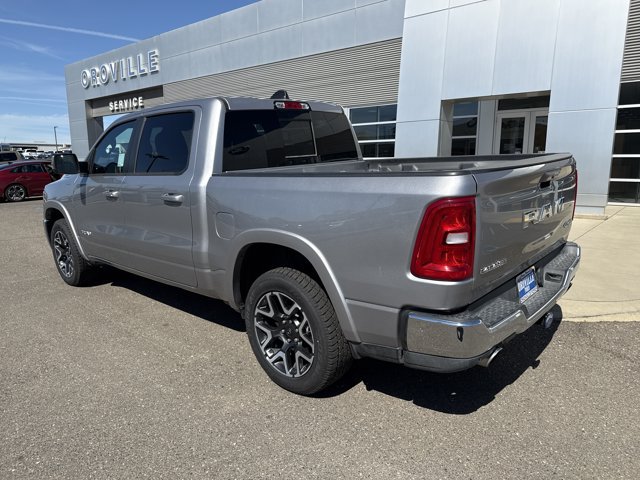 Used 2025 RAM 1500 Laramie AWD/4WD image 3
