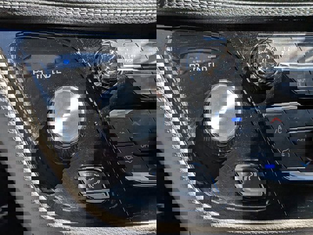 Used 2023 Chrysler Pacifica Touring-L image 26