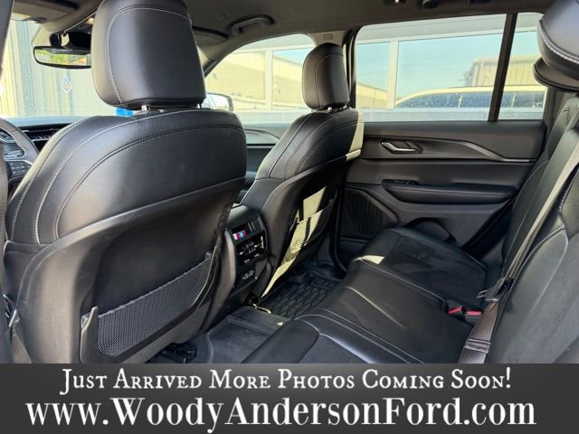 Used 2024 Jeep Grand Cherokee Altitude AWD/4WD image 10