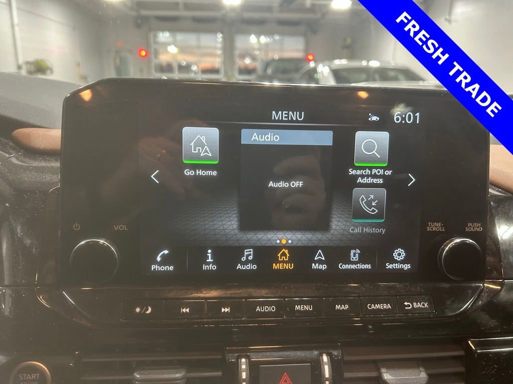 Used 2022 Nissan Pathfinder Platinum w/ Cargo Package image 11