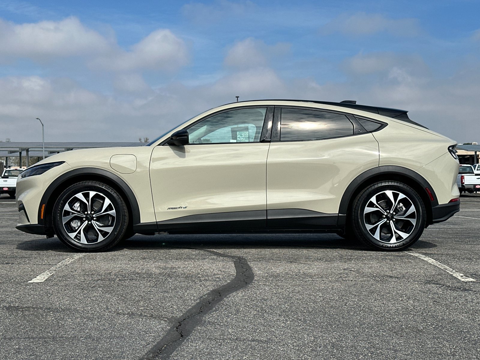 Certified 2025 Ford Mustang Mach-E Select w/ Comfort Package Lite image 2