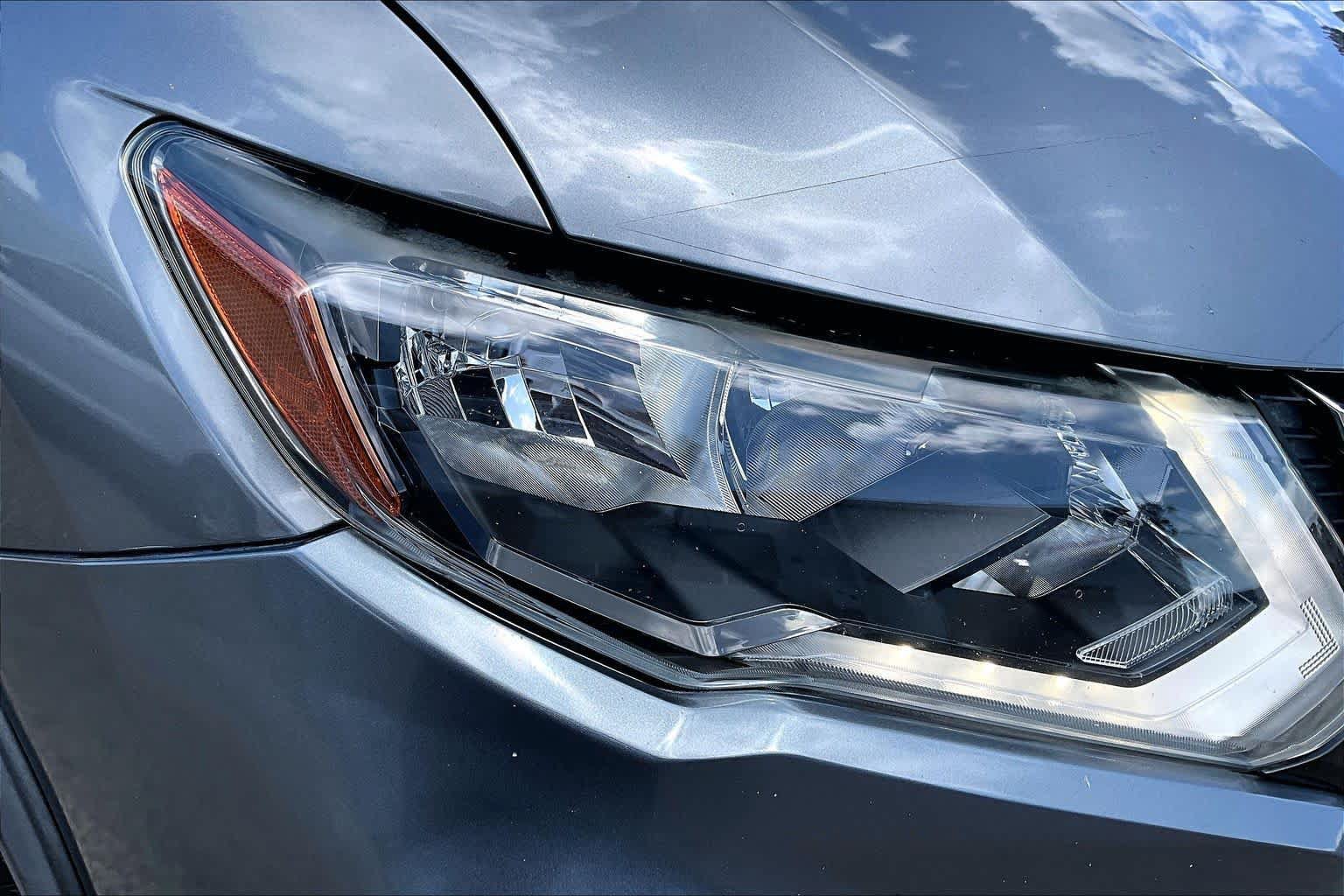 Used 2020 Nissan Rogue SV FWD image 27