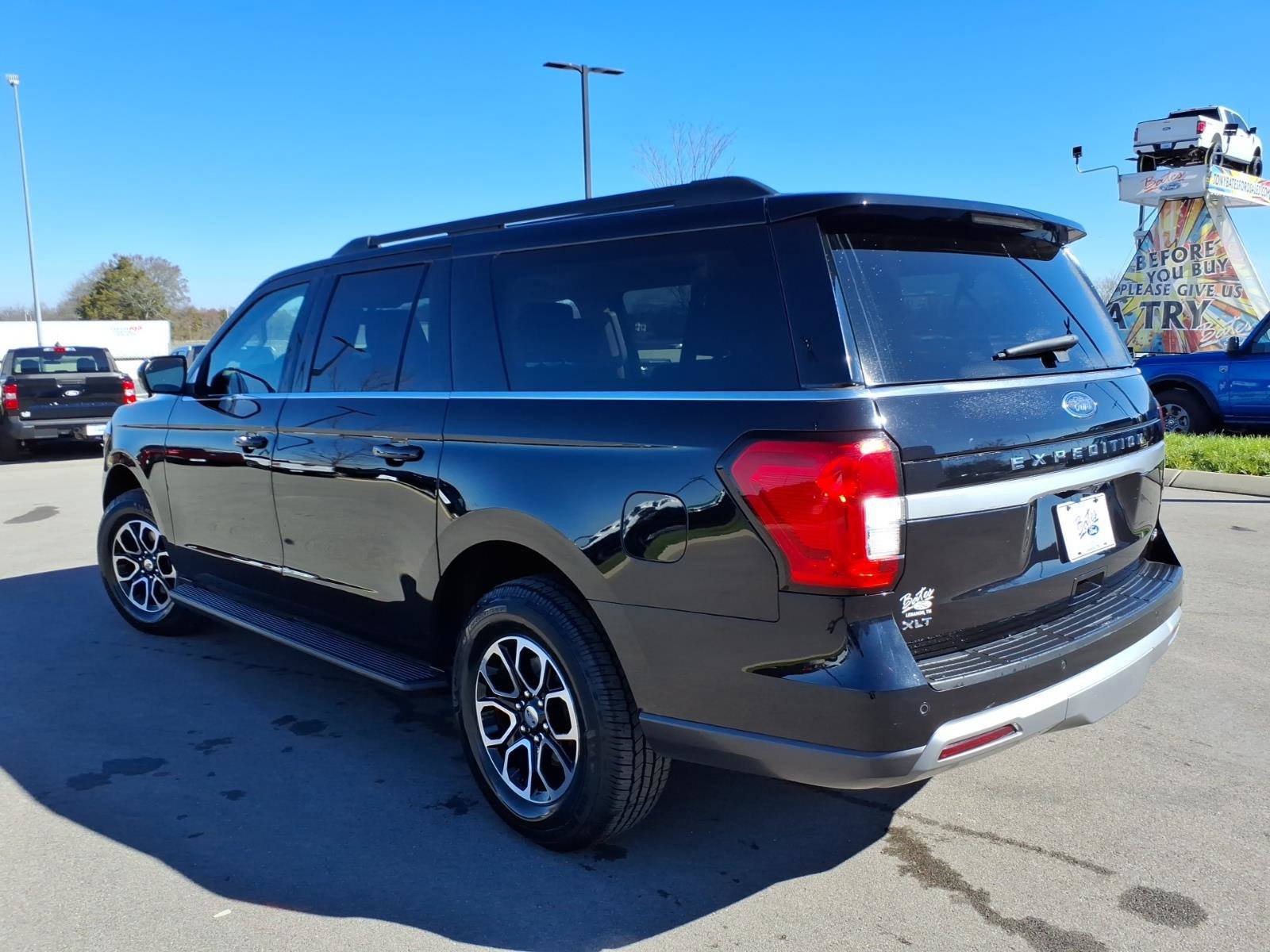 Certified 2024 Ford Expedition Max XLT image 3