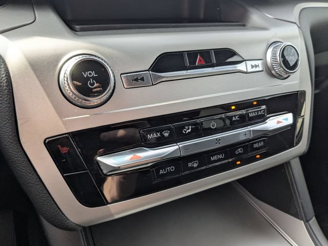 Certified 2022 Ford Explorer XLT RWD image 15