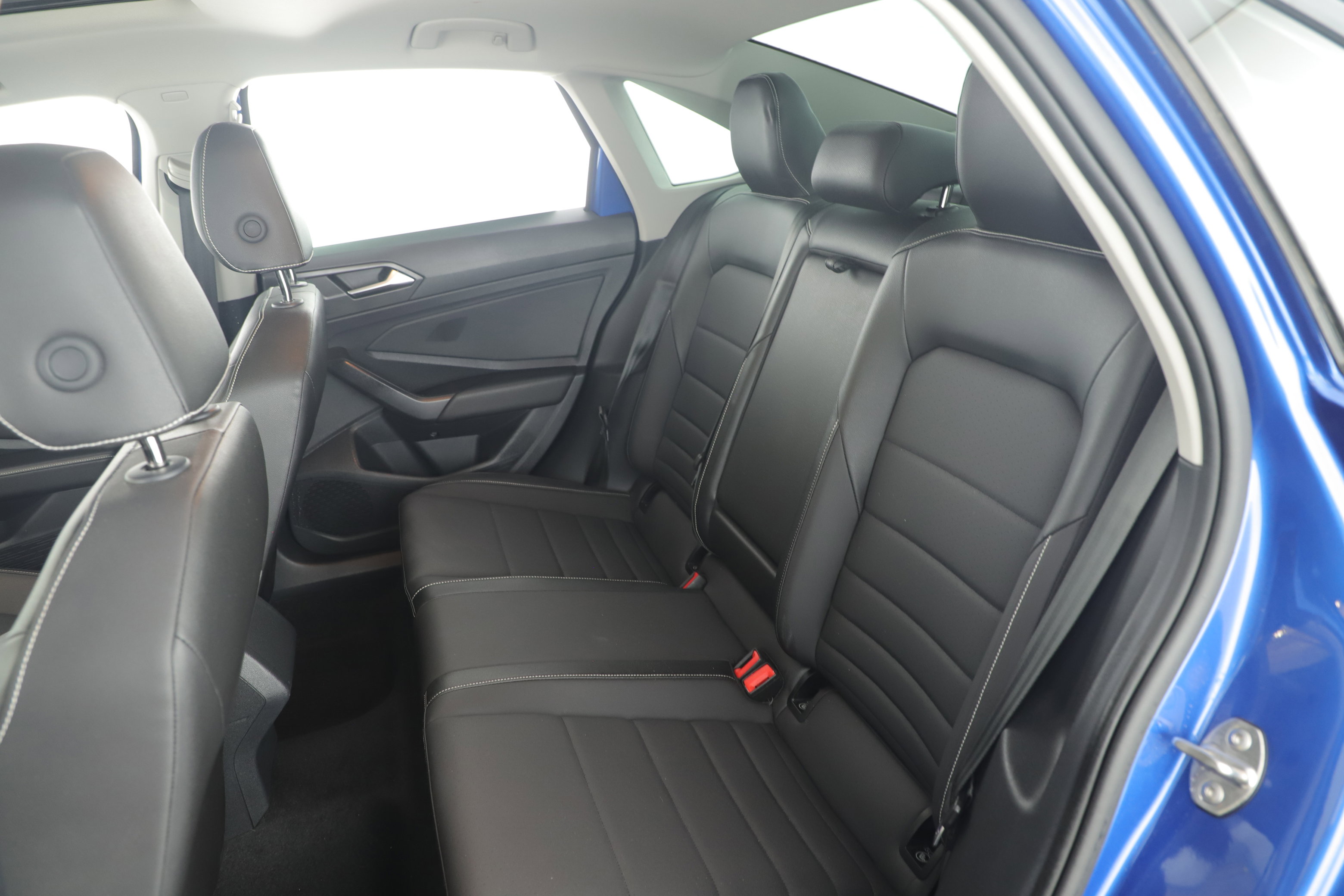 Used 2024 Volkswagen Jetta SE w/ Panoramic Sunroof Package image 22