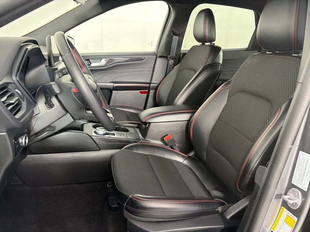 Certified 2025 Ford Escape ST-Line Select image 11