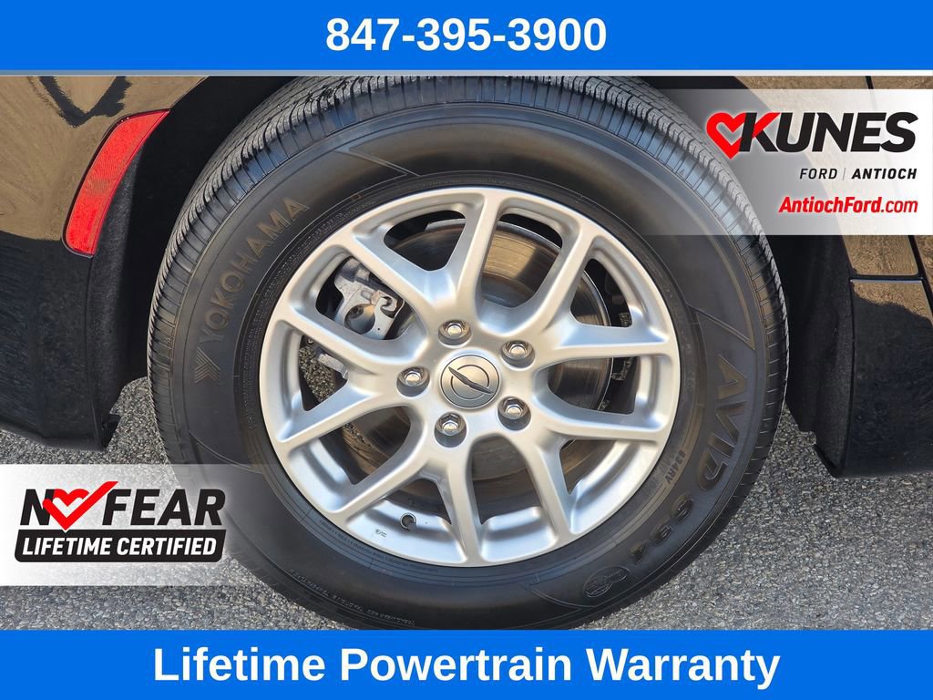 Used 2024 Chrysler Pacifica Touring-L image 10