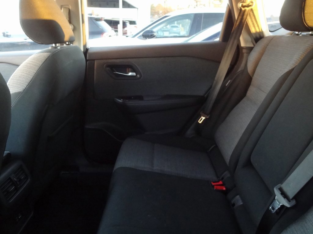 Used 2022 Nissan Rogue SV image 7