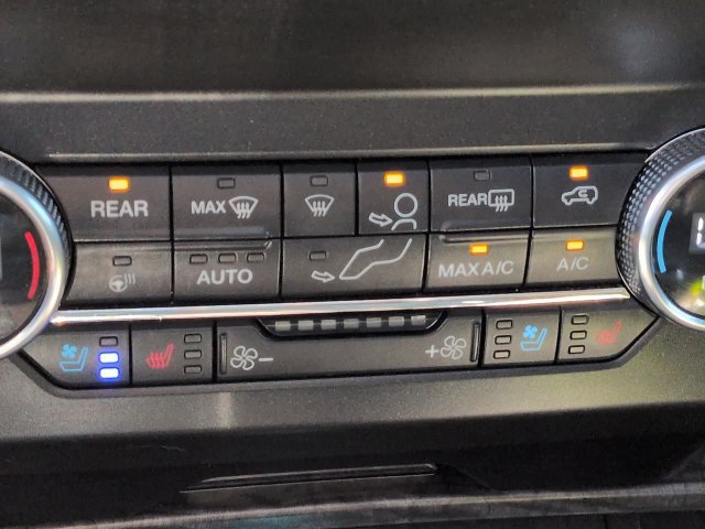 Certified 2020 Ford Expedition Limited w/ Special Edition Package AWD/4WD image 30