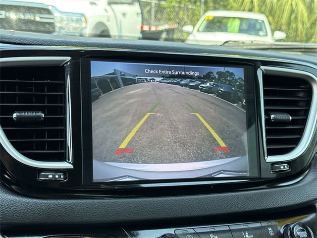 Used 2024 Chrysler Pacifica Touring-L image 29