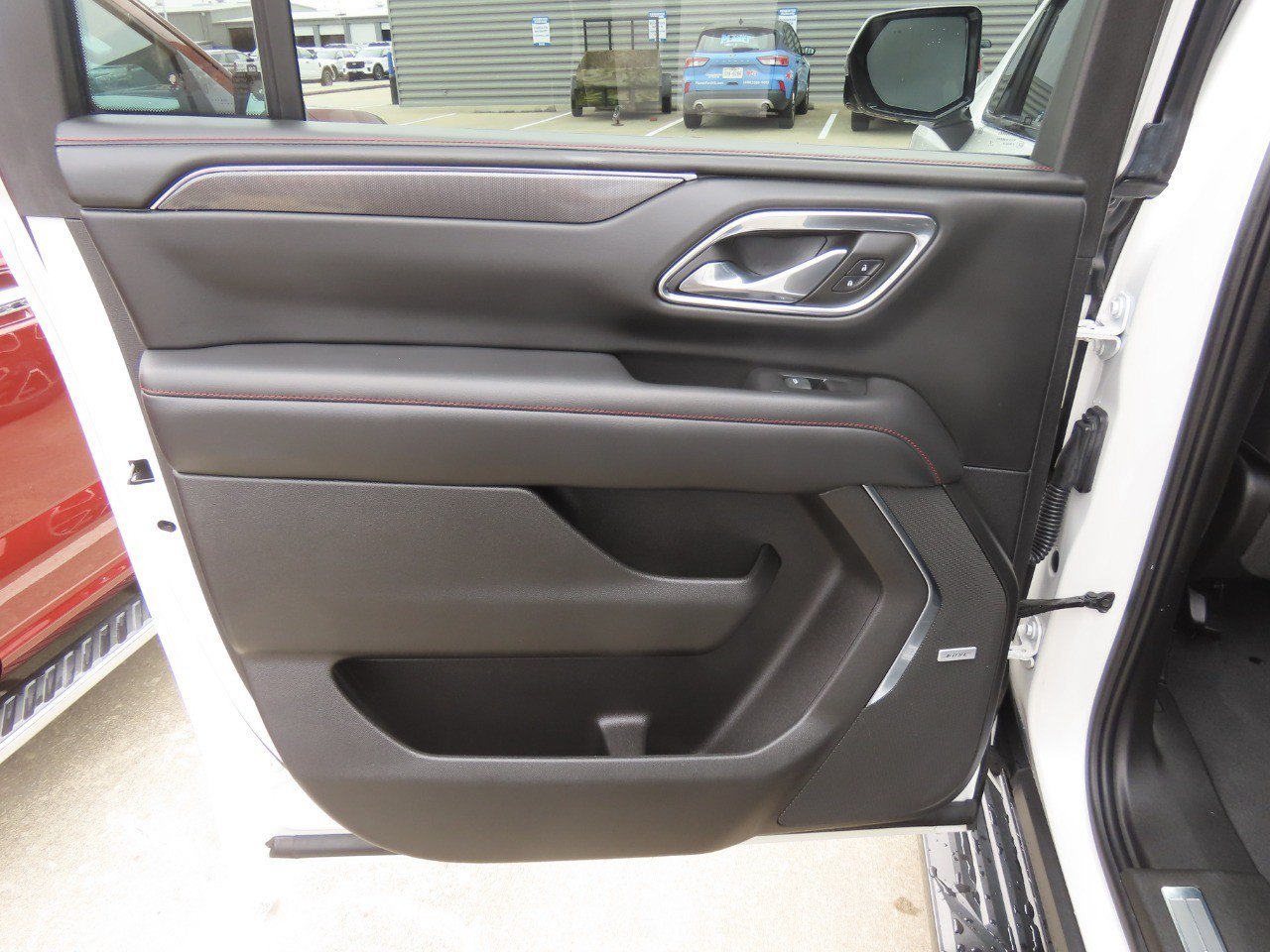 Used 2023 Chevrolet Suburban RST w/ Luxury Package RWD image 13