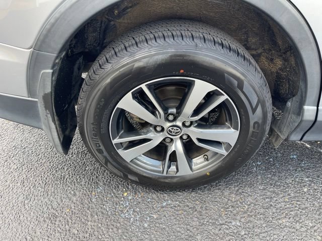 Used 2018 Toyota RAV4 XLE FWD image 9