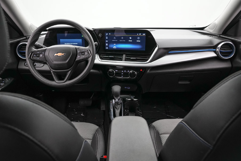 Used 2026 Chevrolet Trax LT FWD image 14