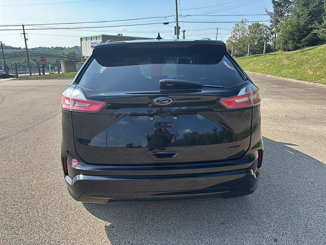 Certified 2022 Ford Edge SE w/ Black Appearance Package AWD/4WD image 3